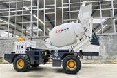 Mini-selbstladender Betonmischer